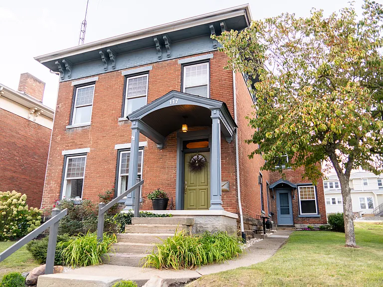 117 E Vine St — Photo 1