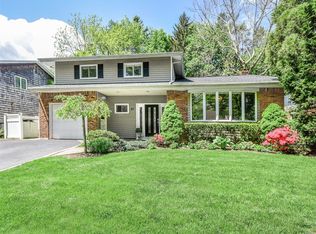 67 Soundview Dr, Port Washington, NY 11050