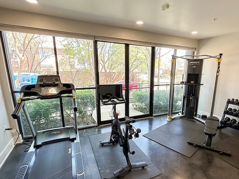 4414 Cedar Springs Rd #302 — Photo 8
