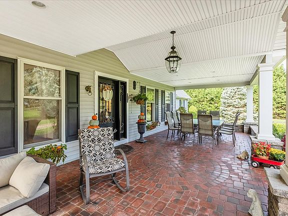 3rd image of 2195 Aldrich Ln