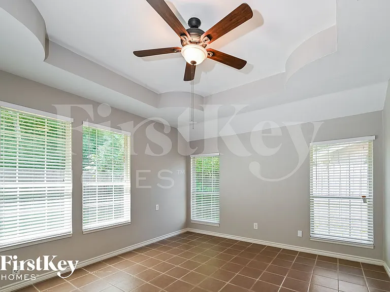 4447 Donalbain Dr — Photo 8