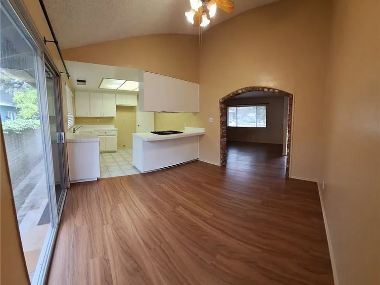 227 N Wabash Ave — Photo 5