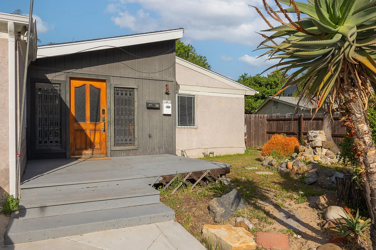 Building Photo - 5382 Hewlett Dr