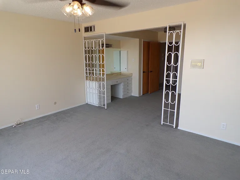 4820 Louisiana St — Photo 37