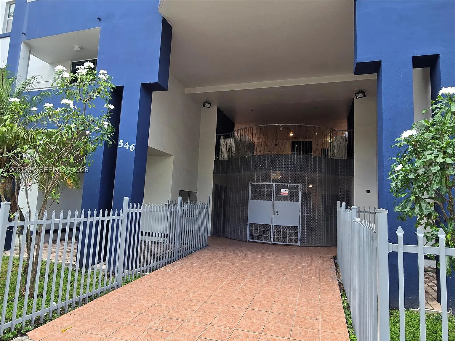 Rioplaza Condominium South — Photo 2