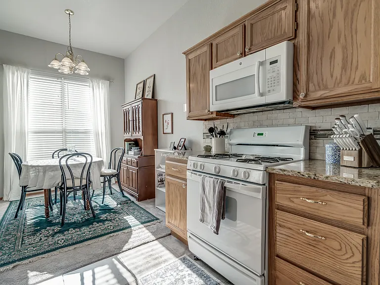 16232 Seminole Dr — Photo 7