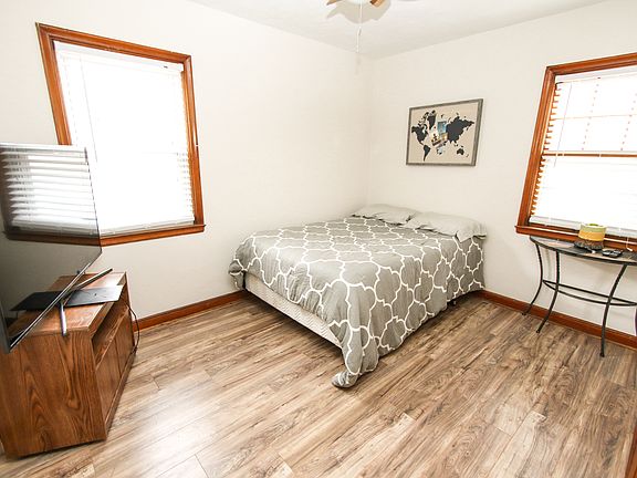 5th image of 4819 N Lydell Ave