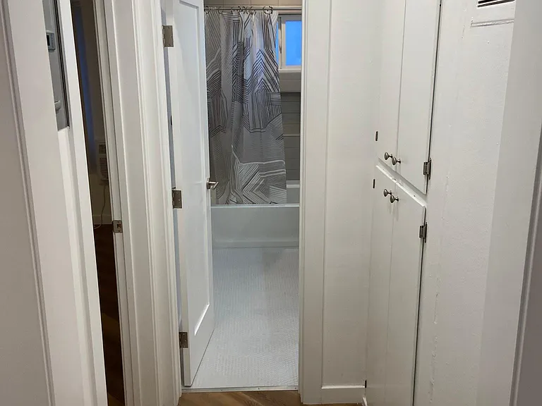 5447 Russell Ave #17 — Photo 7