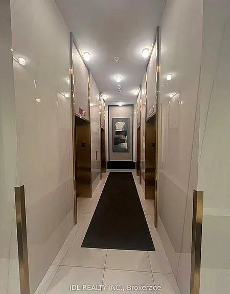 8 Wellesley St E #3910 — Photo 4
