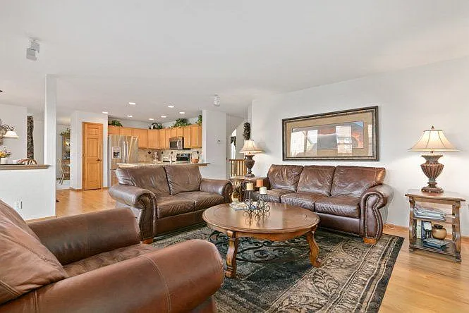 829 Sparrow Hawk Dr — Photo 16