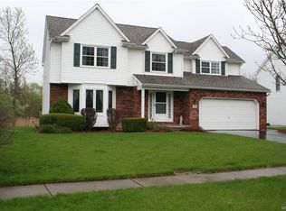 20 Ruby Ln, East Amherst, NY 14051