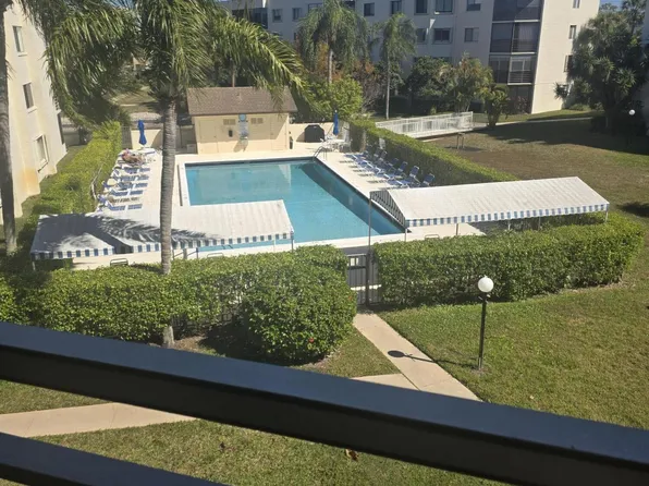 3186 Via Poinciana, Lake Worth, FL