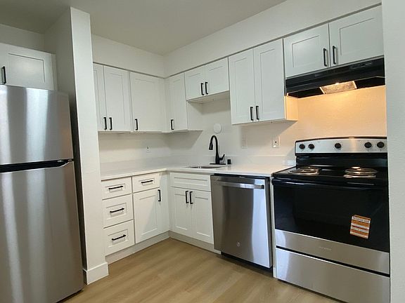 2nd image of 1419 S J St #217