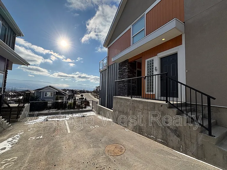 685 Boynton Pl #69 — Photo 9