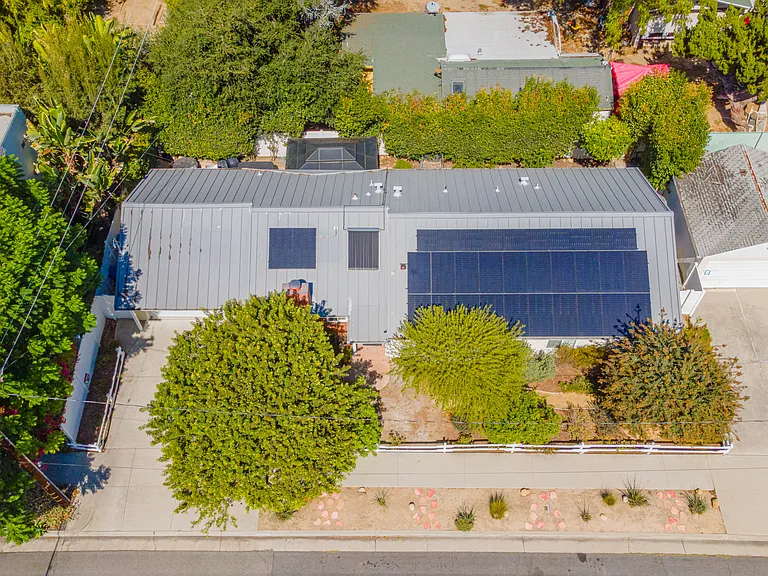 13843 Milbank St — Photo 39