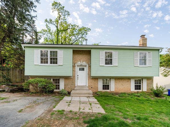 2210 Salisbury Rd