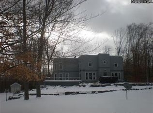 2060 Burning Tree Ln, Youngstown, OH 44505