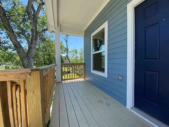 4th image of 2318 Avenue I