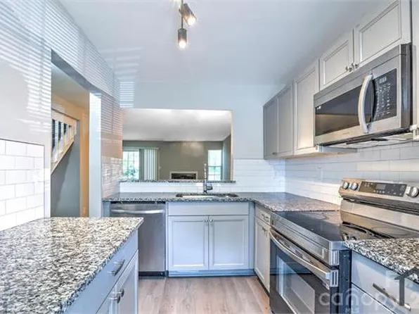 6129 Windsor Gate Ln, Charlotte, NC 28215