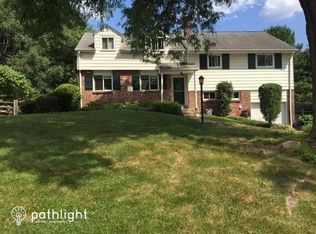 2461 N Parkview Dr, Norristown, PA