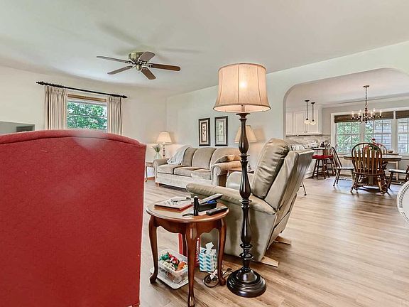 4th image of 1501 Harmony Way