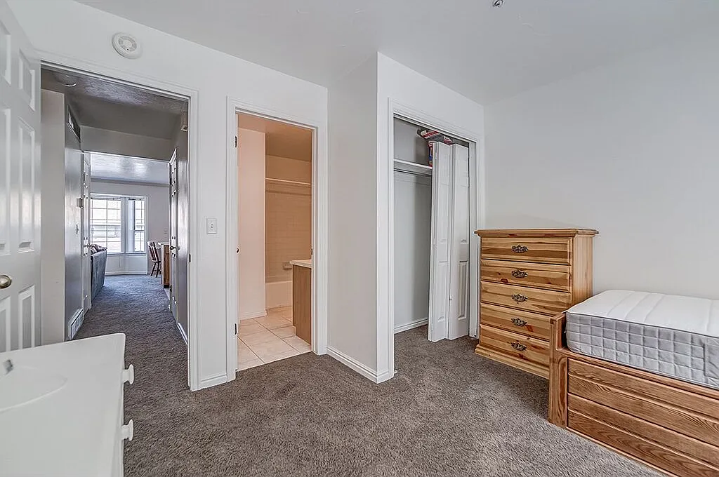 2 bed, 1083 sqft, $499 — Photo 2