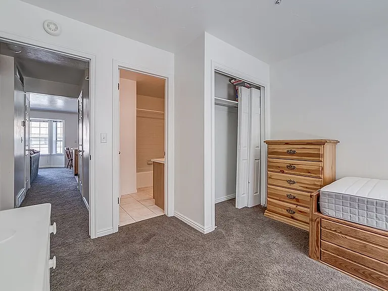 949 N University Ave #17 — Photo 2