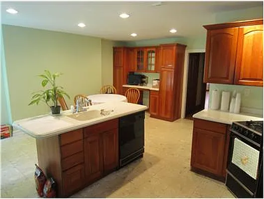 Rented by Douglas Elliman | media 7