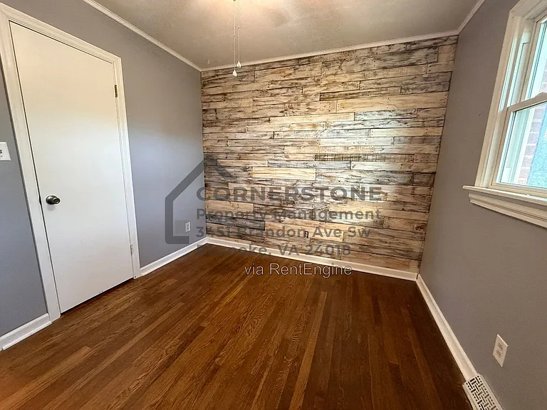 950 Palmer Ave — Photo 16