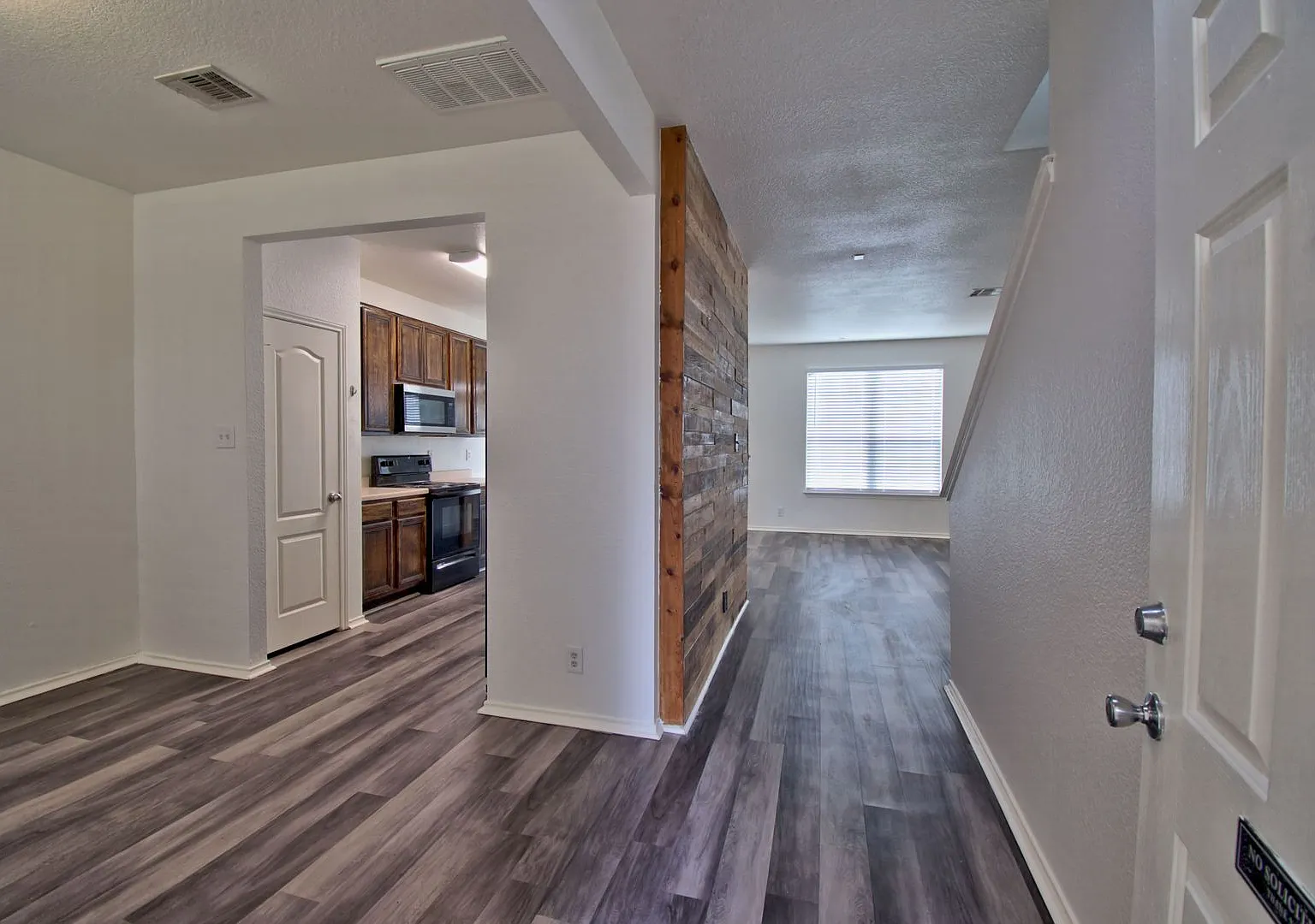 Spacious 3 Bed in Waterleaf of Kyle — Photo 4