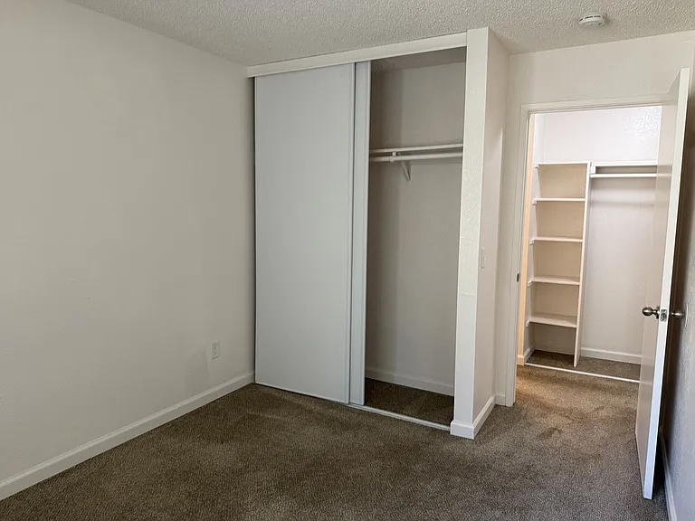 Shasta Terrace — Photo 2