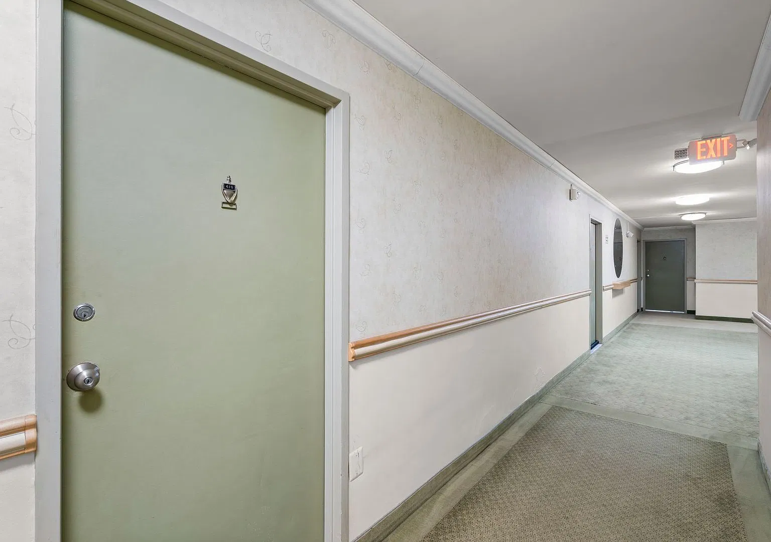 All Energy Utilities Included Glover Park Studio-Available Now! — Photo 4