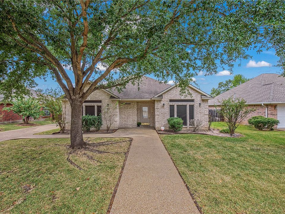 1st image of 205 Sophia Ln