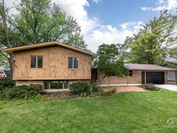 3S664 Delles Rd, Naperville, IL 60563