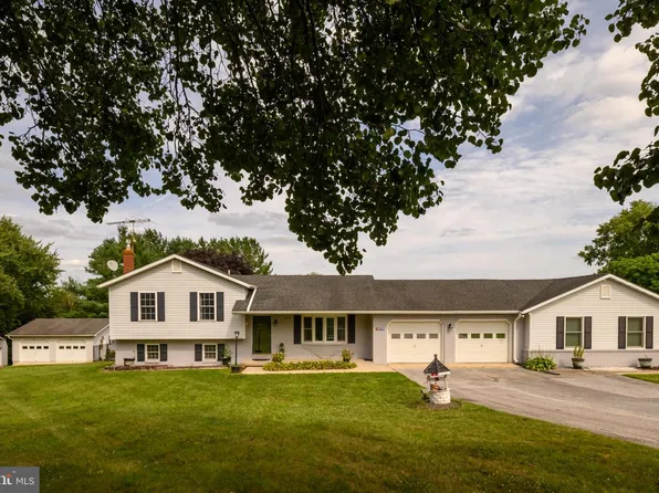 1423 Hallowell Ln, New Windsor, MD 21776