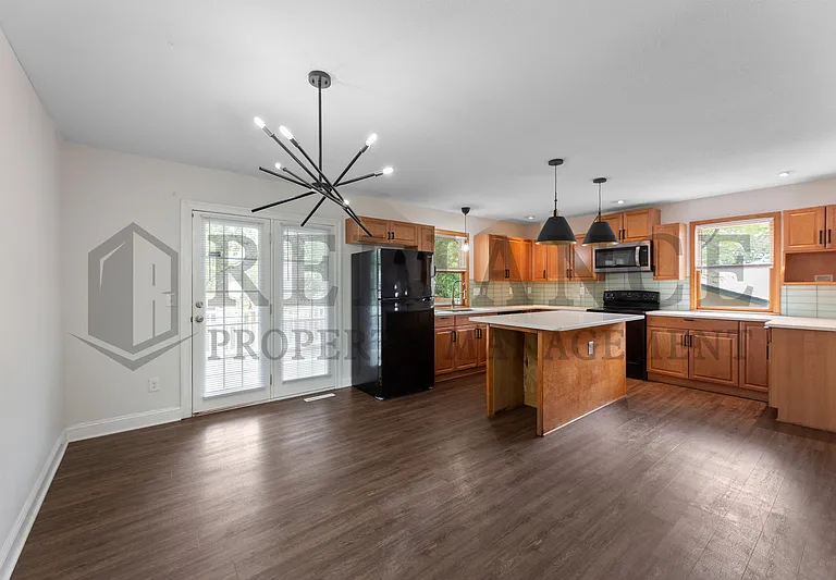 2021 S Flynn St — Photo 8