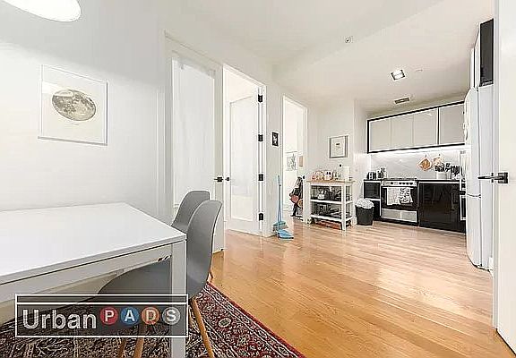 3rd image of 585 Ocean Pkwy #6E