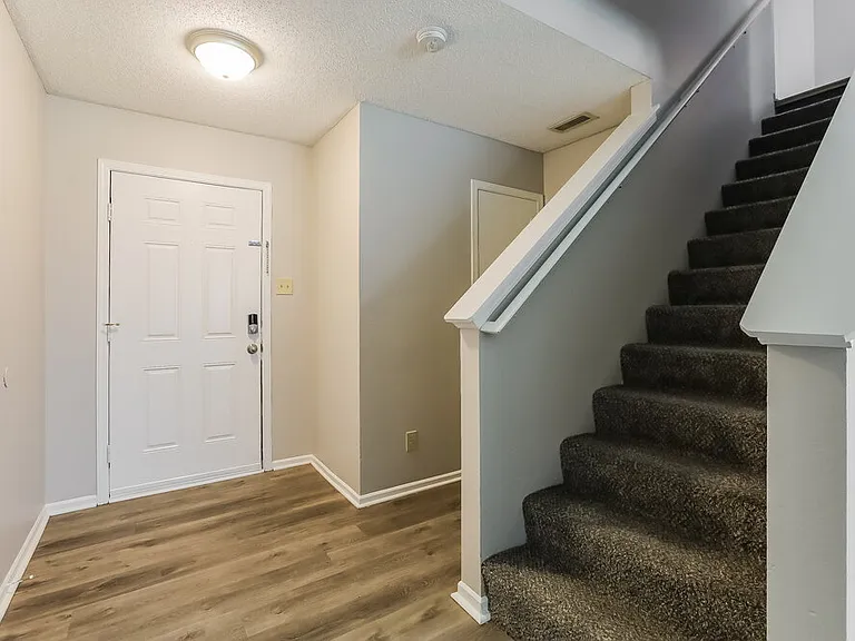 9205 Middlebury Way — Photo 4