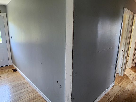 4th image of 31 Parker Mountain Rd