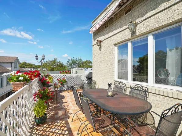 2514 Hubbard Street image 18 of 30