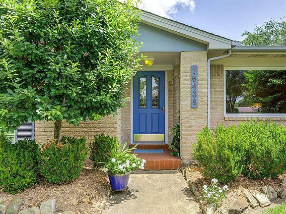 4th image of 16438 Heatherdale Dr