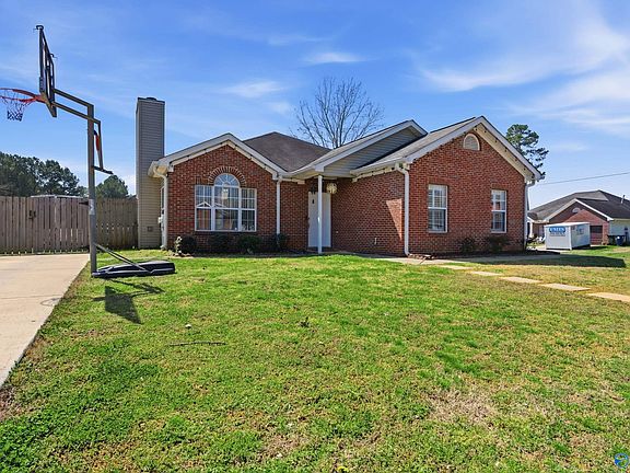 3rd image of 142 Brass Oak Dr