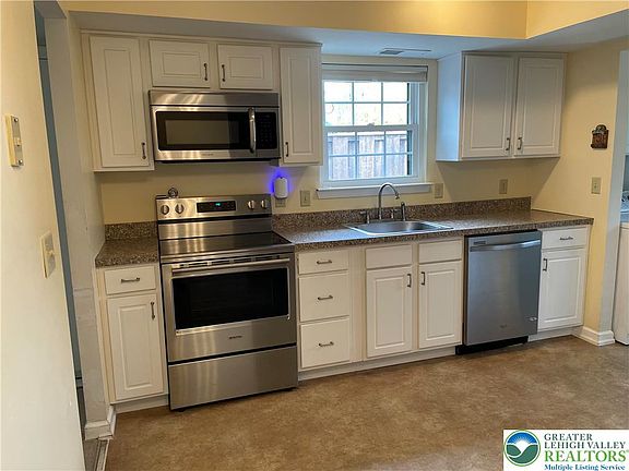 5th image of 2865 Springhaven Pl