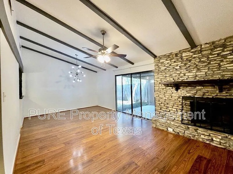 3 bed, 2.0 bath, 1145 sqft, $1,725 — Photo 4