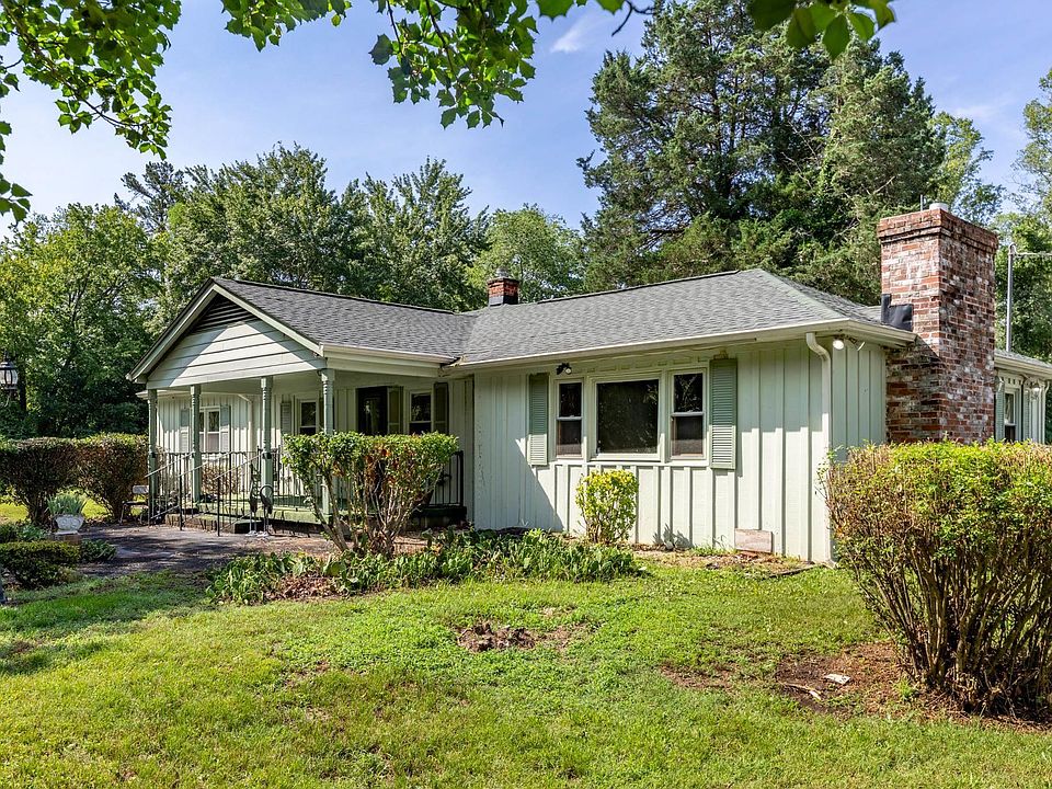 1st image of 572 Maxfield Rd