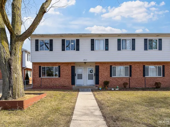 1311 Monomoy St APT A, Aurora, IL 60506