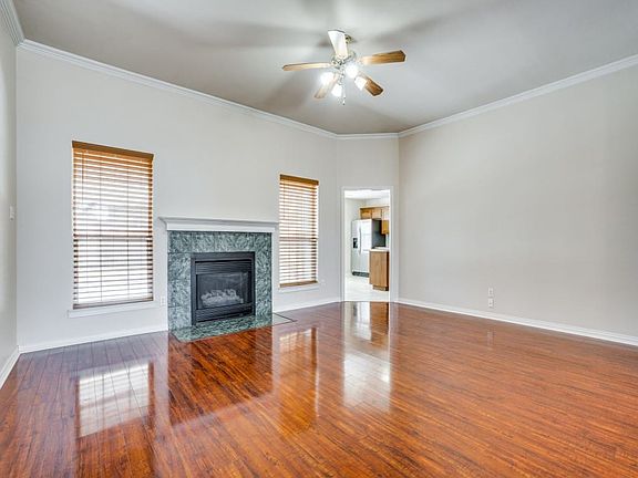 4th image of 701 Colony Dr