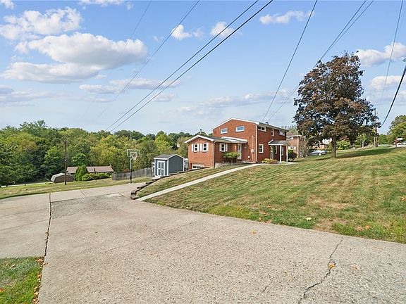 3rd image of 4029 Briarwood Dr