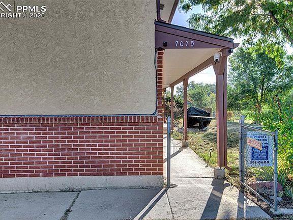 3rd image of 7075 Alegre Cir