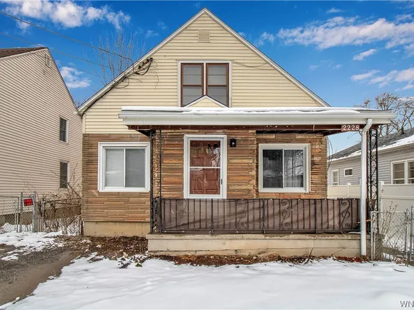 2228 La Salle Ave, Niagara Falls, NY 14301